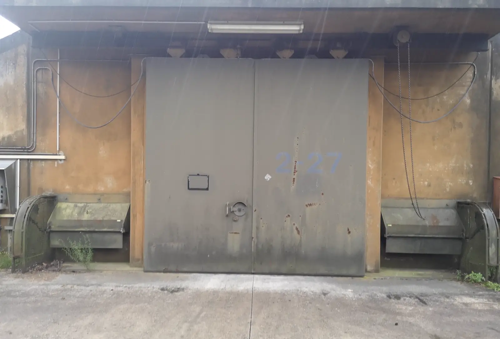 Secured specialist storage entrance